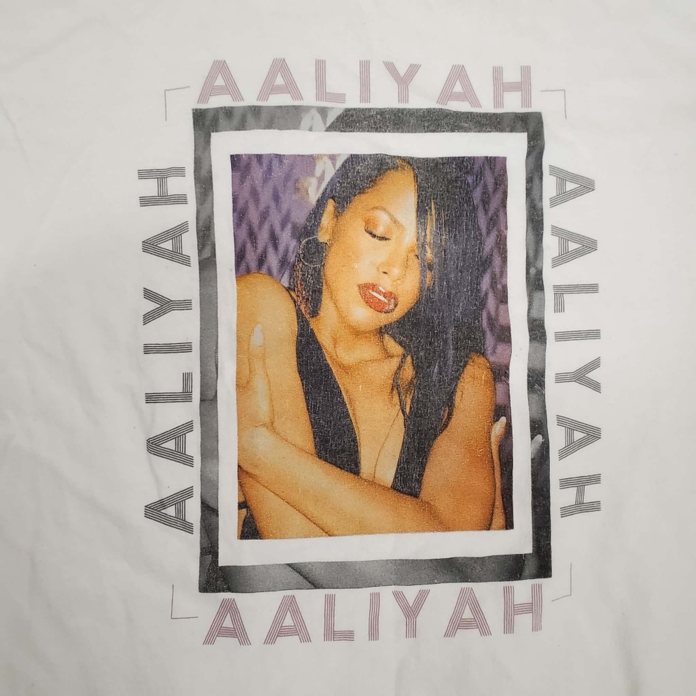 Aaliyah "Baby Girl" Cross Colours Graphic T-Shirt Size Large R&B Hip-Hop - Picture 2 of 8